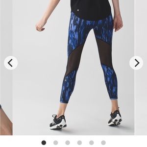 SOLD Lululemon all meshed up tight